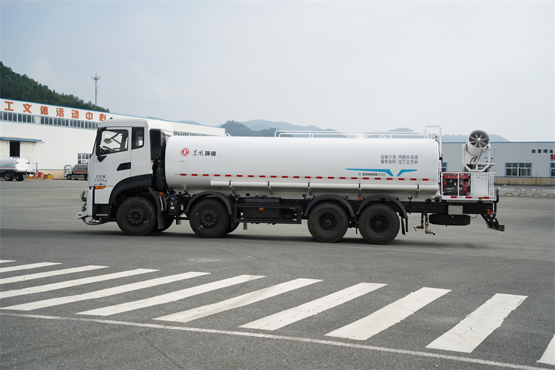 東風(fēng)天龍KL灑水車 24方（燃油車）