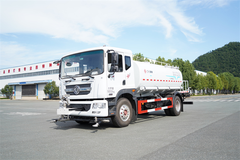 東風(fēng)股份D9灑水車 14方（燃油車）