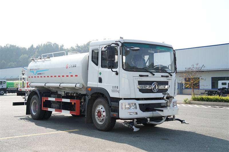東風(fēng)股份D9灑水車 14方（燃油車）