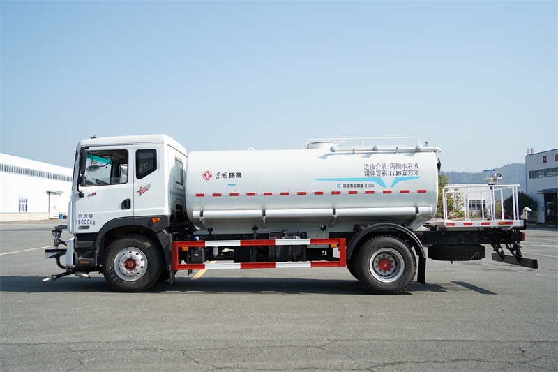東風(fēng)股份D9灑水車 14方（燃油車）